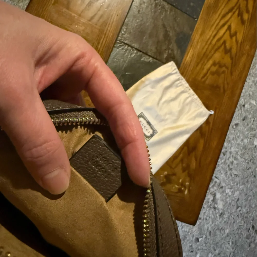 Gucci Crossbody Bag - Picture 7 of 12